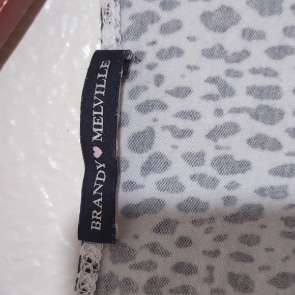 SLIGHTLY USED BRANDY MELVILLE RARE CHEETAH PRINT TIE TOP - Picture 2 of 6